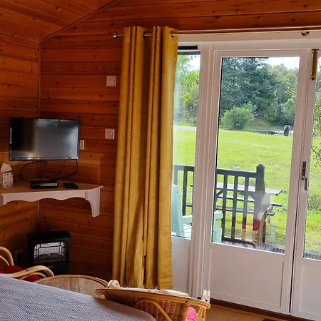 Cabins At Old Pier House Fort Augustus Room photo